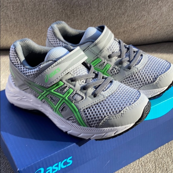 asics boys size 5